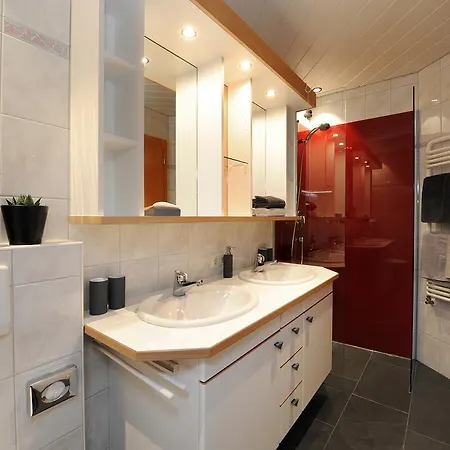 Erath Apartment *